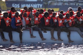 Migranti: le ragioni non umanitarie della Francia