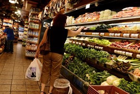 Istat, l’inflazione rallenta a gennaio al 10 per cento