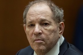 Weinstein condannato a 16 anni di carcere per violenze sessuali 