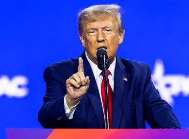 Show di Trump: “Fermerò la guerra e l’import dalla Cina”