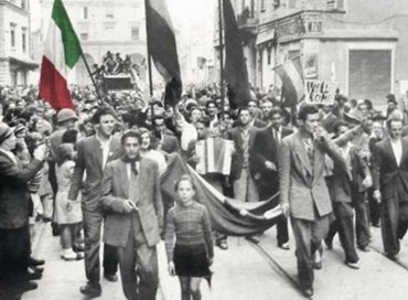 L’afascismo degli italiani e la retorica dei totalitari