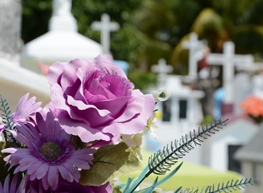 Funerali salati: è sempre più “caro-estinto”