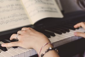 Il pianoforte, tra didattica e socialità