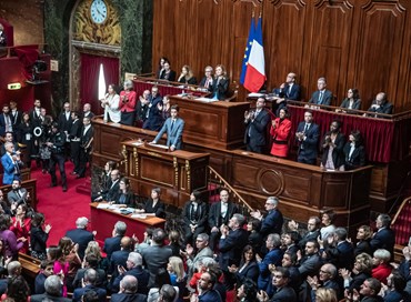 Se l’aborto entra in Costituzione, il caso francese