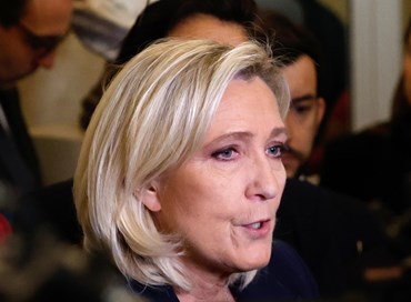 Esecutivo francese: sfiducia da destra e sinistra