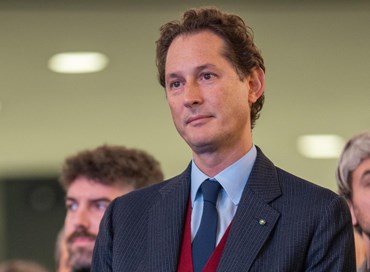 I media segnalarono a Elkann la grave crisi auto Stellantis