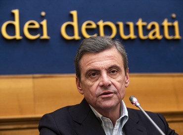 Il socialista Calenda censura la società liberale del confronto