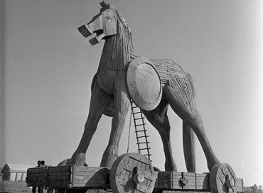 Il cavallo, le mura e la libertà: cosa ci insegna davvero Troia