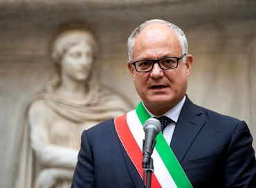 Quando manca la casa, si costruisce burocrazia