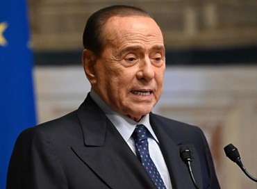 Berlusconi: “Chi non si vaccina accetti le limitazioni”