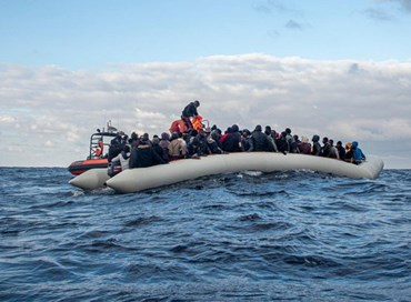 Spine migranti tra corridoi e muri