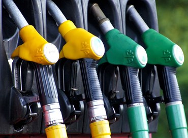 Benzina e diesel: un servito di rincari