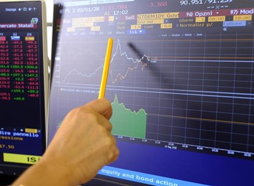 “La speculazione sui Btp italiani degli Hedge fund”