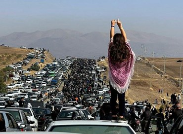 Le donne iraniane sfidano la paura