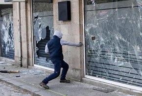 Francia: ancora proteste e disordini