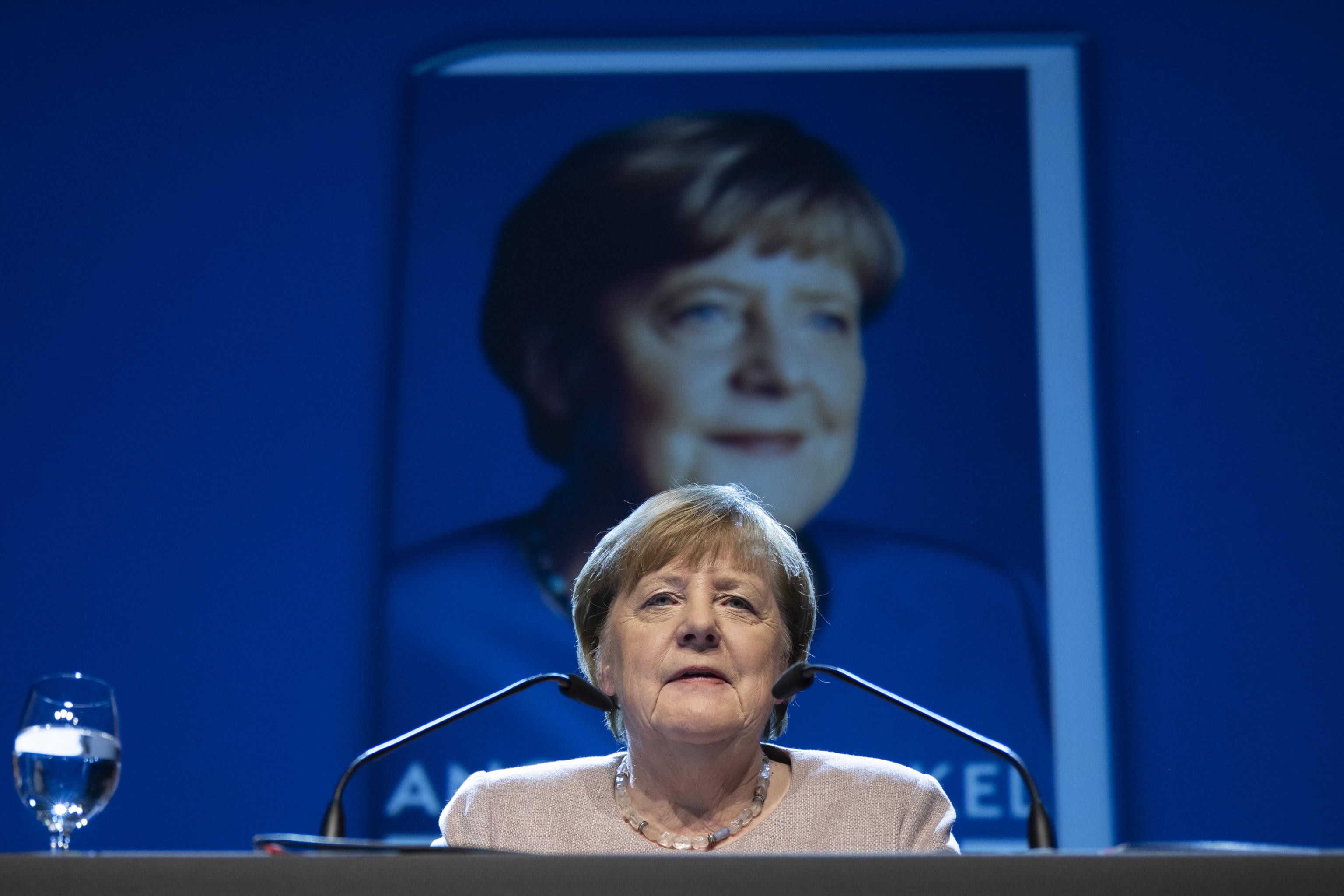 Angela Merkel lancia fuochi d’artificio nella campagna elettorale ...