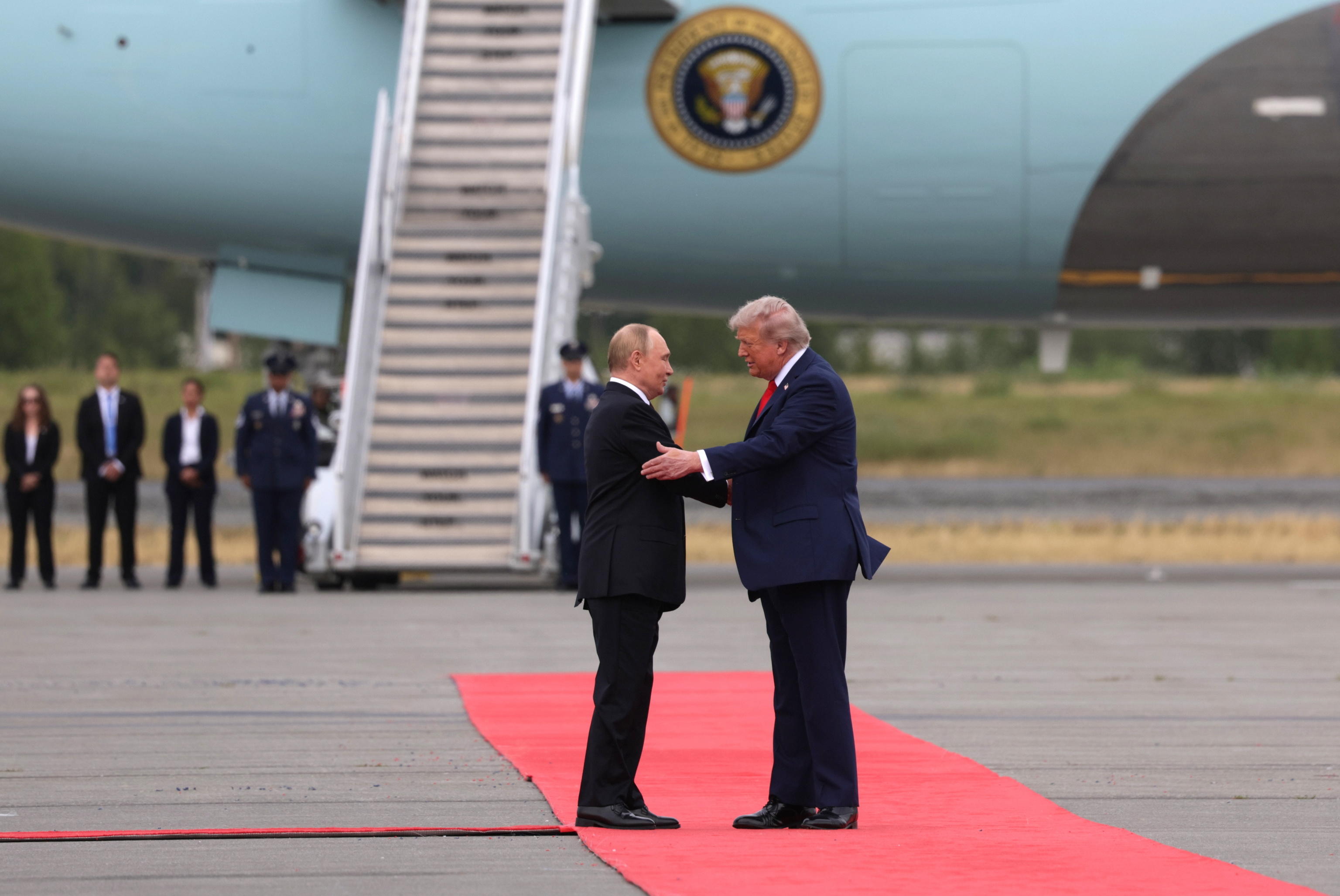 il-cremlino-conferma-il-vertice-putin-trump-si-far-l-opinione